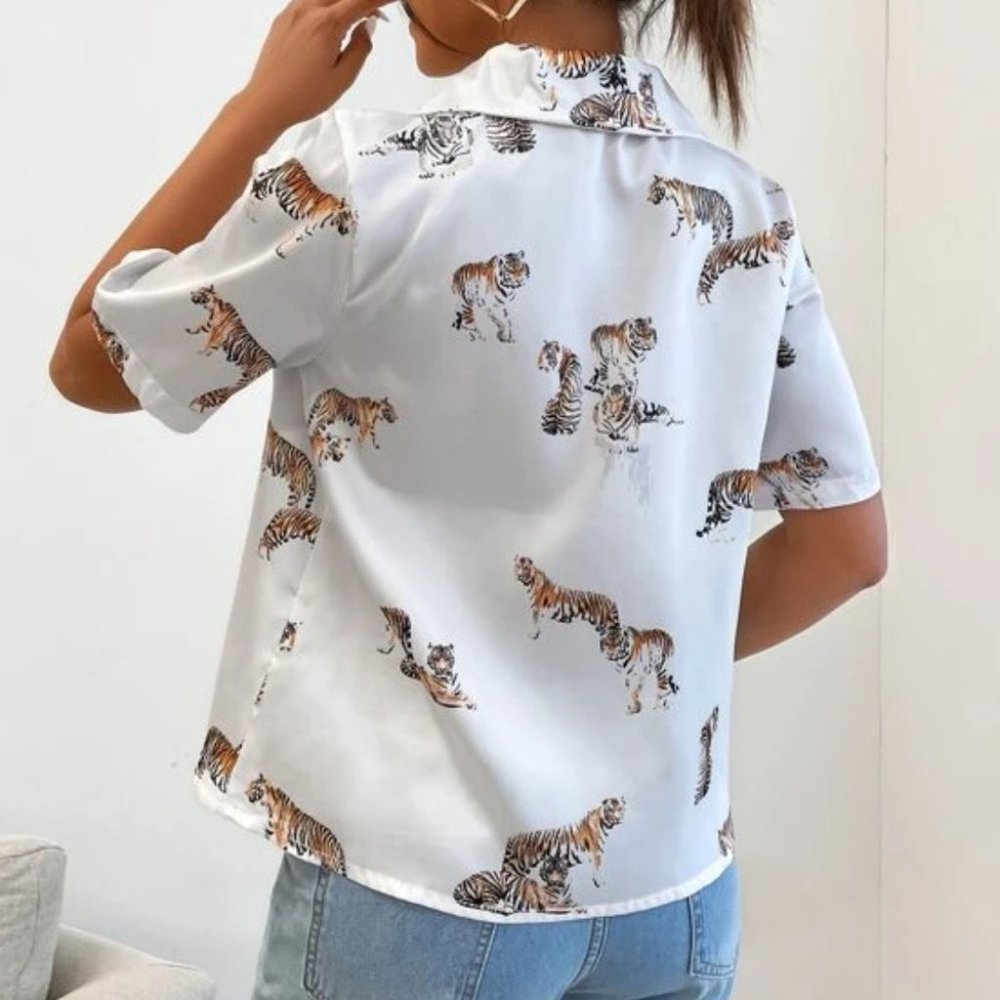 "ROAR" TIGER PRINT BUTTON DOWN BLOUSE CHIC STATEME - Picture 5 of 6